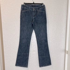 Great condition, lightweight Jean.